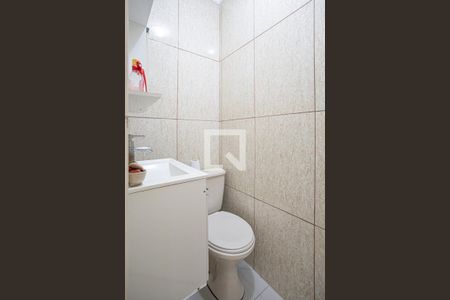 Lavabo de casa para alugar com 2 quartos, 350m² em Jardim Santo Estêvão, Carapicuíba