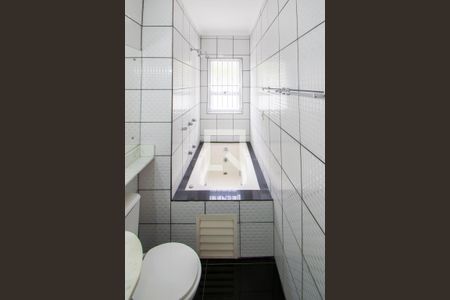 Banheiro da Suíte 1 de casa de condomínio à venda com 3 quartos, 210m² em Tristeza, Porto Alegre