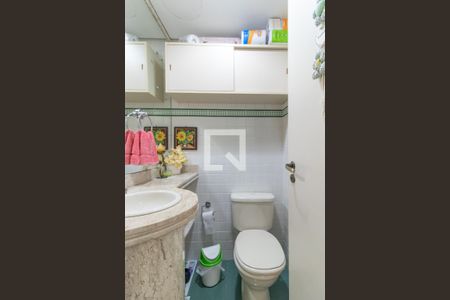 Lavabo de apartamento à venda com 3 quartos, 90m² em Teresópolis, Porto Alegre