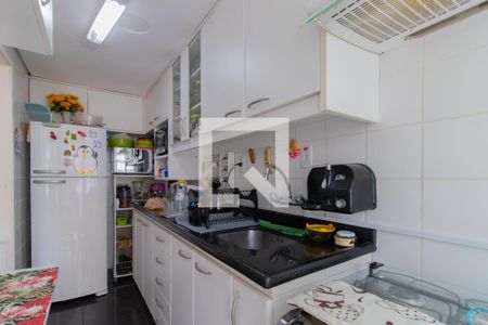 Cozinha e Área de Serviço de apartamento à venda com 3 quartos, 90m² em Teresópolis, Porto Alegre