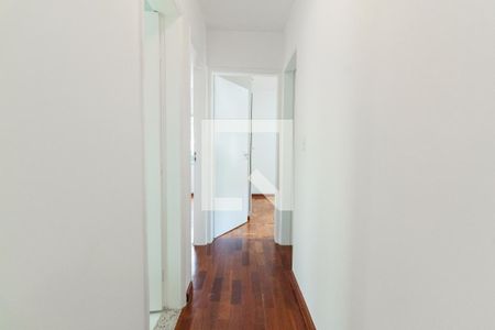 Corredor de apartamento para alugar com 3 quartos, 67m² em Pinheiros, São Paulo