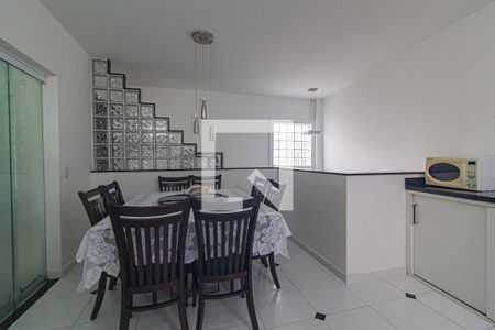 Casa para alugar com 234m², 3 quartos e 5 vagas Casa para alugar com 234m², 3 quartos e 5 vagasCozinha
