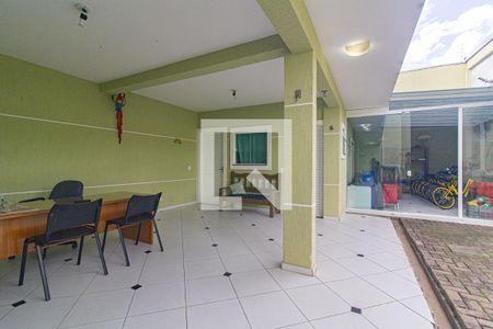 Garagem de casa para alugar com 3 quartos, 234m² em Ahú, Curitiba