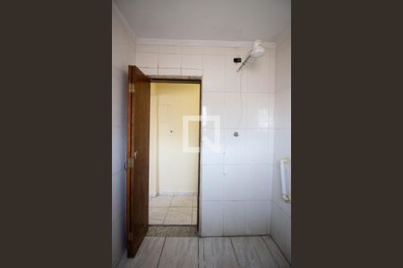 Banheiro de casa para alugar com 1 quarto, 90m² em Vila Carmosina, São Paulo