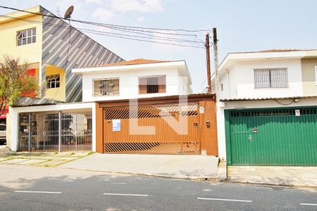 Casa para alugar com 143m², 3 quartos e 2 vagas Casa para alugar com 143m², 3 quartos e 2 vagasFachada