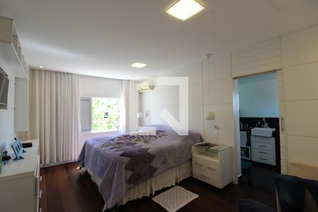 Suíte de casa à venda com 3 quartos, 240m² em Vila Antonieta, São Paulo