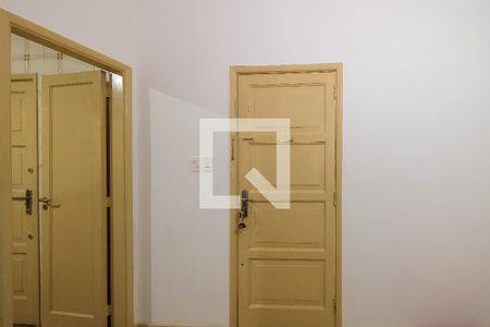 Entrada de apartamento à venda com 2 quartos, 65m² em São Cristóvão, Rio de Janeiro