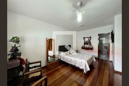 Casa à venda com 4 quartos, 332m² em Monsenhor Messias, Belo Horizonte