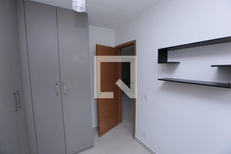 Quarto 1 de apartamento para alugar com 2 quartos, 50m² em California, Contagem