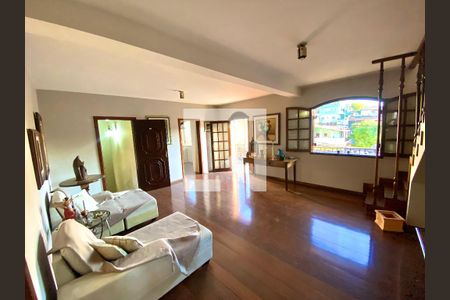 Casa à venda com 5 quartos, 367m² em Alto Caiçaras, Belo Horizonte