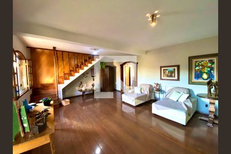 Casa à venda com 5 quartos, 367m² em Alto Caiçaras, Belo Horizonte