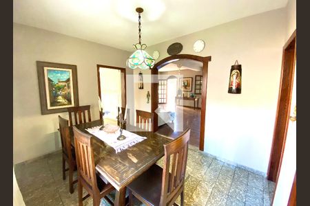 Casa à venda com 5 quartos, 367m² em Alto Caiçaras, Belo Horizonte