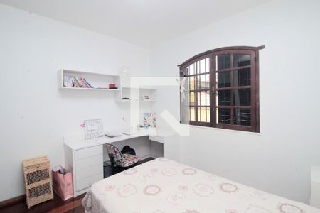 Casa à venda com 4 quartos, 330m² em Caiçara-Adelaide, Belo Horizonte