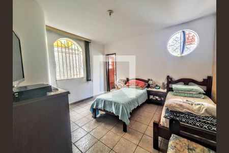 Casa à venda com 3 quartos, 240m² em Caiçaras, Belo Horizonte