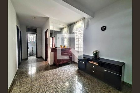 Casa à venda com 3 quartos, 240m² em Caiçaras, Belo Horizonte