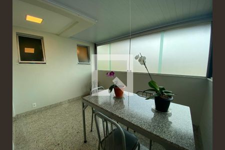 Apartamento à venda com 3 quartos, 106m² em Caiçara-adelaide, Belo Horizonte