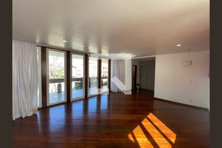 Casa para alugar com 5 quartos, 360m² em João Pinheiro, Belo Horizonte