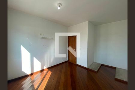 Casa para alugar com 5 quartos, 360m² em João Pinheiro, Belo Horizonte