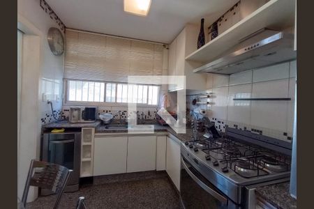 Apartamento para alugar com 165m², 2 quartos e 3 vagas