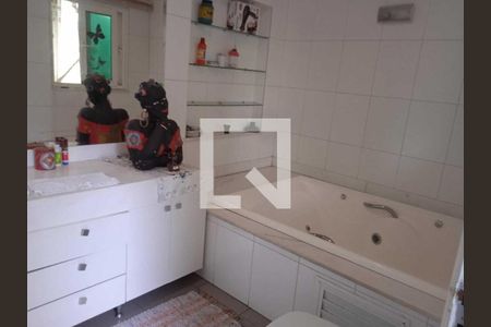 Casa à venda com 2 quartos, 240m² em Carlos Prates, Belo Horizonte