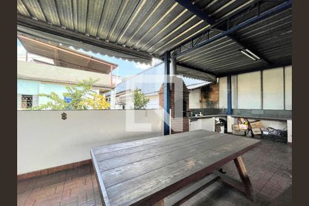 Casa à venda com 3 quartos, 500m² em Caiçaras, Belo Horizonte