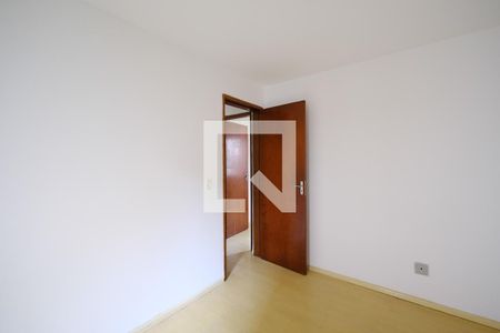 Quarto 1 de apartamento para alugar com 2 quartos, 50m² em Guaíra, Curitiba