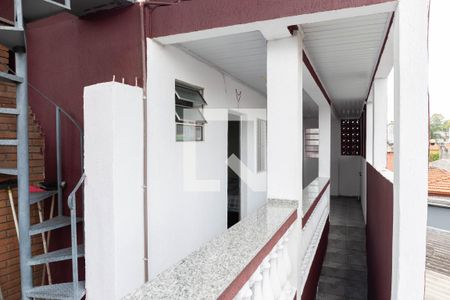 Casa à venda com 225m², 5 quartos e 1 vaga Casa à venda com 225m², 5 quartos e 1 vagaEscadas