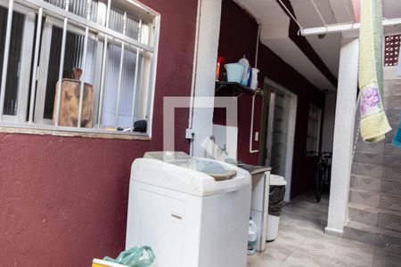 Casa à venda com 225m², 5 quartos e 1 vaga Casa à venda com 225m², 5 quartos e 1 vagaLavanderia/Jardim