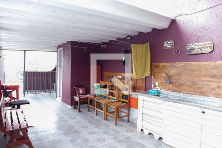 Casa à venda com 225m², 5 quartos e 1 vaga Casa à venda com 225m², 5 quartos e 1 vagaChurrasqueira