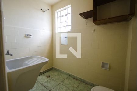 Banheiro de kitnet/studio para alugar com 1 quarto, 31m² em Liberdade, São Paulo