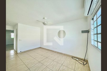 Sala de casa para alugar com 2 quartos, 70m² em Vila Anglo Brasileira, São Paulo