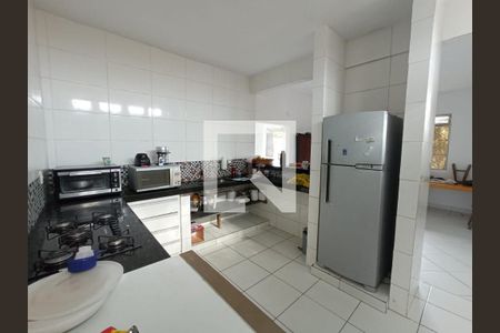 Casa à venda com 3 quartos, 120m² em Água Branca, Contagem