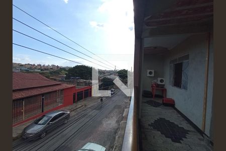 Casa à venda com 3 quartos, 120m² em Água Branca, Contagem