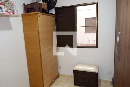 Dormitório 01 de apartamento para alugar com 2 quartos, 42m² em Jardim Maria Goretti, Ribeirão Preto
