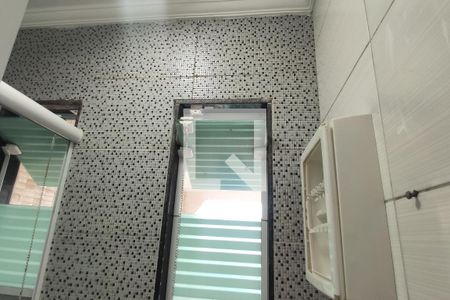 Banheiro social de casa de condomínio à venda com 2 quartos, 76m² em Vila Fatima, São Paulo