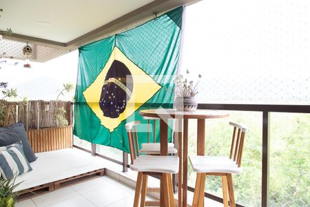 Varanda de apartamento à venda com 4 quartos, 121m² em Recreio dos Bandeirantes, Rio de Janeiro