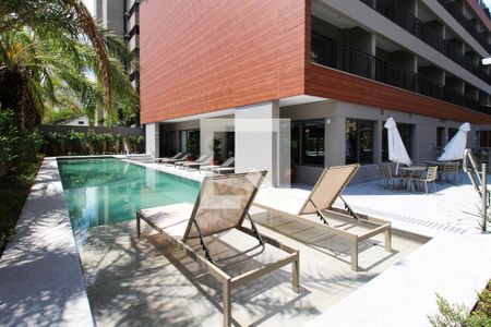 Studio para alugar com 26m², 1 quarto e sem vaga Studio para alugar com 26m², 1 quarto e sem vagaÁrea comum - Piscina
