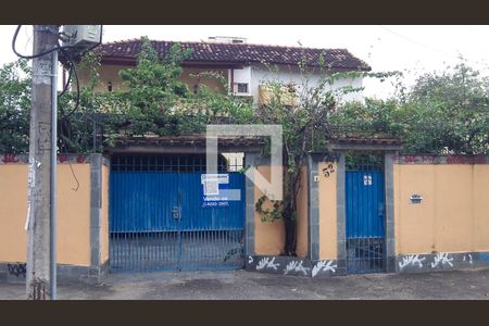 Fachada de casa à venda com 4 quartos, 431m² em Taquara, Rio de Janeiro