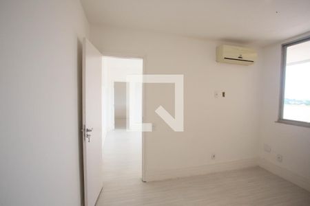 Apartamento à venda com 175m², 4 quartos e 1 vaga Apartamento à venda com 175m², 4 quartos e 1 vagaQuarto Suíte 2
