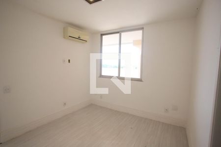 Apartamento à venda com 175m², 4 quartos e 1 vaga Apartamento à venda com 175m², 4 quartos e 1 vagaQuarto Suíte 2