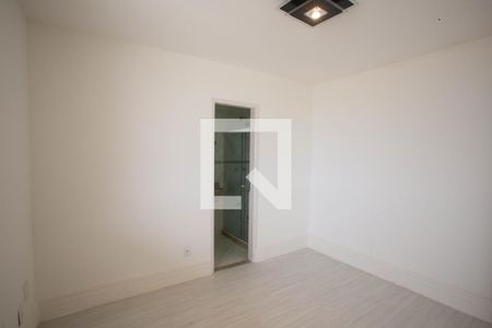 Apartamento à venda com 175m², 4 quartos e 1 vaga Apartamento à venda com 175m², 4 quartos e 1 vagaQuarto Suíte 2