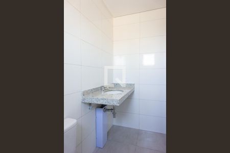 Banheiro de apartamento à venda com 1 quarto, 29m² em Vila Bertioga, São Paulo