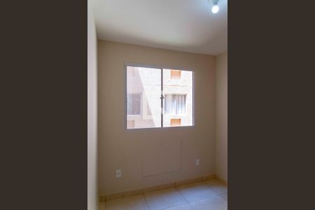 Quarto 2 de apartamento para alugar com 2 quartos, 50m² em Cerâmica, Nova Iguaçu