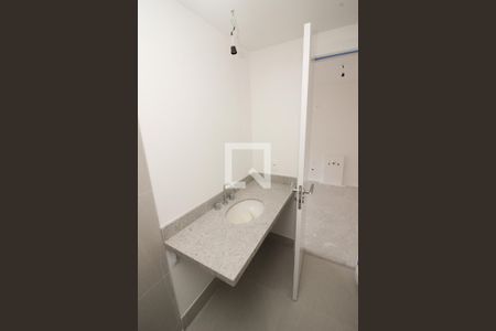 Banheiro de kitnet/studio à venda com 1 quarto, 28m² em Centro Histórico, Porto Alegre