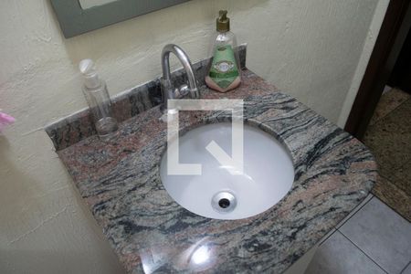 Lavabo de casa à venda com 3 quartos, 150m² em Vila Vitorio Mazzei, São Paulo
