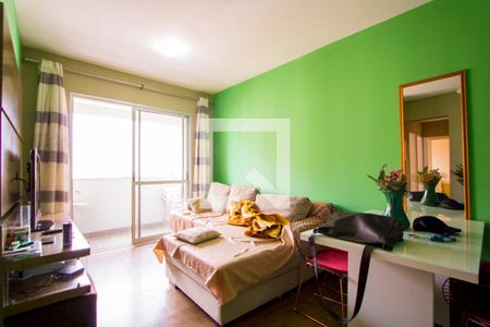 Sala de apartamento para alugar com 3 quartos, 90m² em Vila Gilda, Santo André