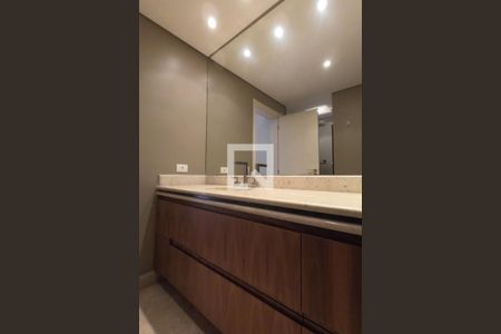 Apartamento para alugar com 300m², 3 quartos e 5 vagas Apartamento para alugar com 300m², 3 quartos e 5 vagasBanheiro da Suíte