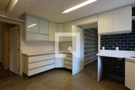 Apartamento para alugar com 300m², 3 quartos e 5 vagas Apartamento para alugar com 300m², 3 quartos e 5 vagasCozinha