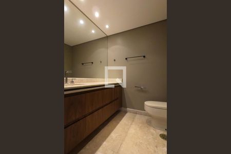 Apartamento para alugar com 300m², 3 quartos e 5 vagas Apartamento para alugar com 300m², 3 quartos e 5 vagasBanheiro da Suíte