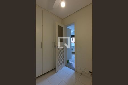 Apartamento para alugar com 300m², 3 quartos e 5 vagas Apartamento para alugar com 300m², 3 quartos e 5 vagasÁrea de Serviço